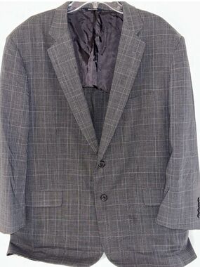 Brooks Brothers Brooks Cool
"Madison" grey plaid sport coat blazer size 48R, 43W